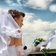 Невеста, свадебная прогулка