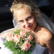 фото невесты в машине